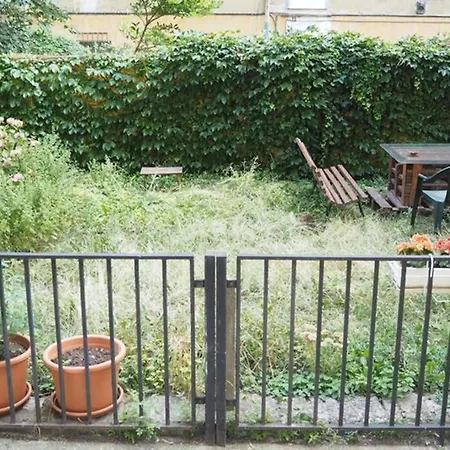 Cozy With A Garden, In The Center! Apartamento Praga