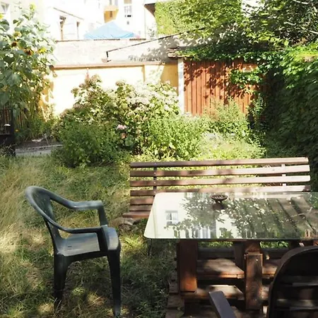 Cozy With A Garden, In The Center! Apartamento Praga